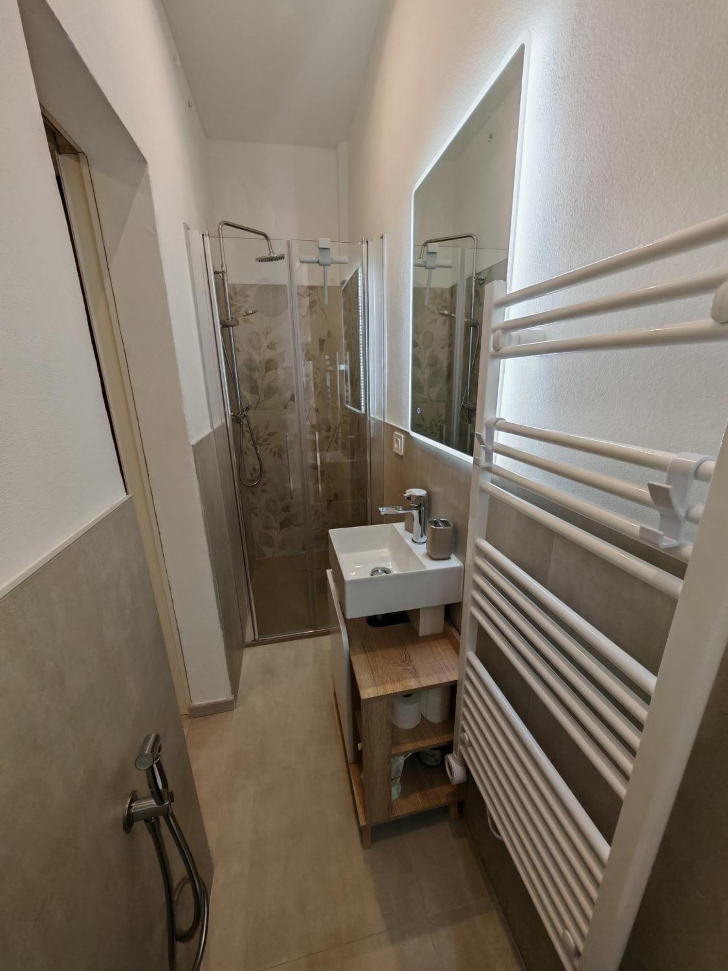 La Sosta-Appartamento A Pochi Passi Dalla Stazione Modena Exteriör bild